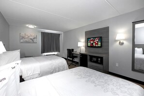 Unit with 2 Full size beds. Exact unit will be assigned upon arrival. Views, colors and decor may vary.