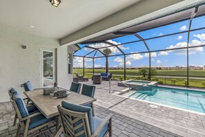 Pool Side Dining Area for 6