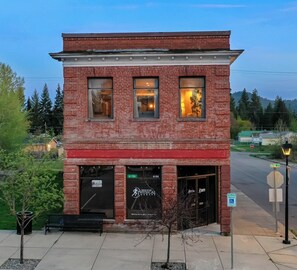 Welcome to Maine Street Penthouse, our historic oasis in the charming downtown of Spirit Lake, Idaho.