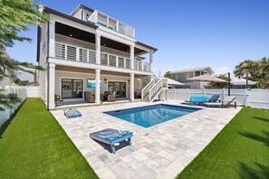 Private Saltwater Pool + Fenced in Back Yard & Corn Hole