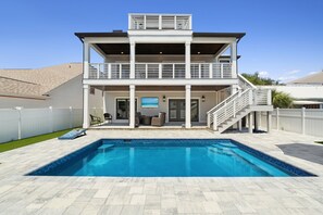 Private Saltwater Pool + Fenced in Back Yard