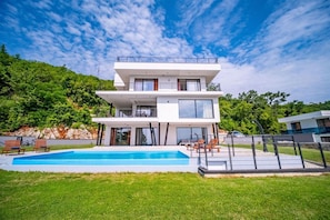 Croatia luxury family villa Abbazia Verde Opatija with private pool for vacation and rent