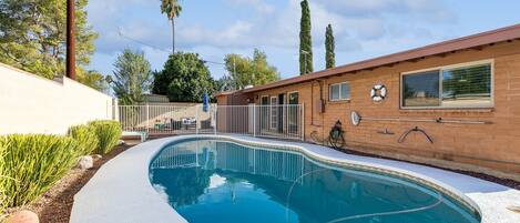 Pool, Water, Swimming Pool, House, Hotel