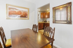 Dining room seats 4