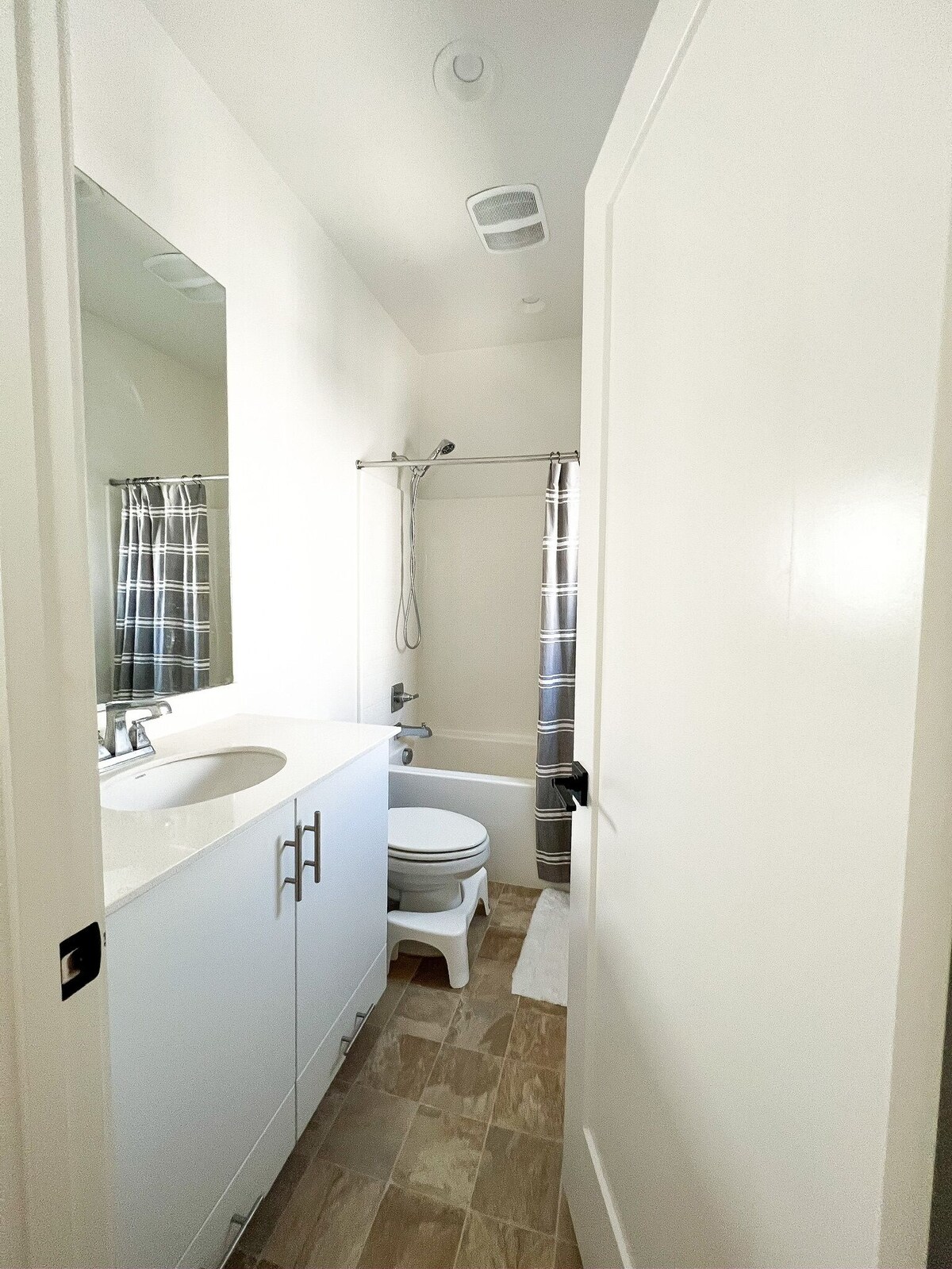 New Build Home in Anaheim Minutes to Disneyland & OC Medical Centers
