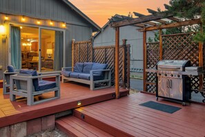 Evening lighting to enjoy Oregon sunsets.