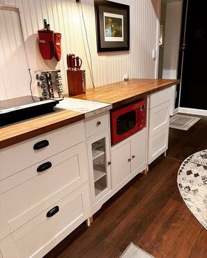 Fully appointed kitchen