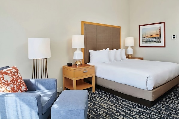 Unit with King bed. Exact unit will be assigned upon arrival. Views, colors, and decor may vary.