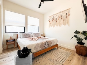 Remove yourself from the stress of city life in our Bohemian themed room with a highly rated soft King Tempur-pedic mattress.