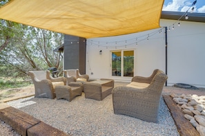 Patio | Gas Grill | 5-Acre Property