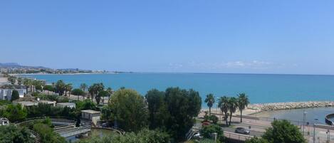 Propiedad, Cielo, Mar, Costa, Vacaciones, Bienes Raíces, Horizonte, Árbol, Verano, Turismo