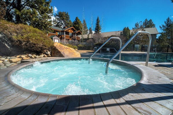 Outdoor tub
