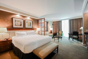 Welcome to the gorgeous suite, a dream vacation destination in breathtaking MGM Signature. One of two identical suites!