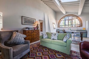 Autumn, Living Room, Spring, Summer