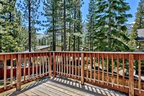 Lake Tahoe Mountain View Deck