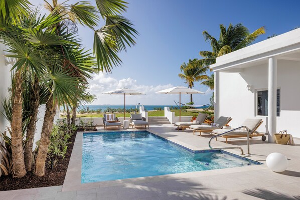 Villa Pool