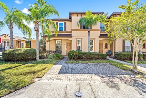 Memory maker at regal palms exterior