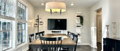 10 seat dinning table perfect for gathering