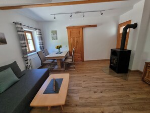 Ferienwohnung Gschwendt mit Balkon-Esszimmer