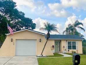 Entire home, nice neighborhood lined with sidewalks that lead to Scotsdale Park