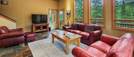 This 4-bedroom mountain home is the perfect launching pad for those looking to enjoy the great outdoors!