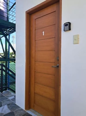 Entrance Apt. 1