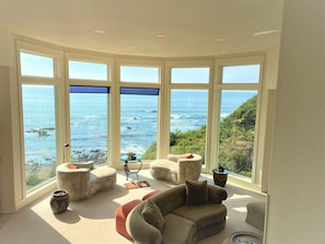 Semi Circular Living room with high ceilings