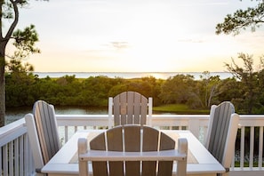 Top Level Deck Outdoor Dining & View