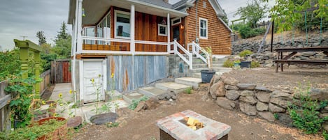 Klamath Falls Vacation Rental | 2BR | 2BA | Stairs Required | 1,200 Sq Ft