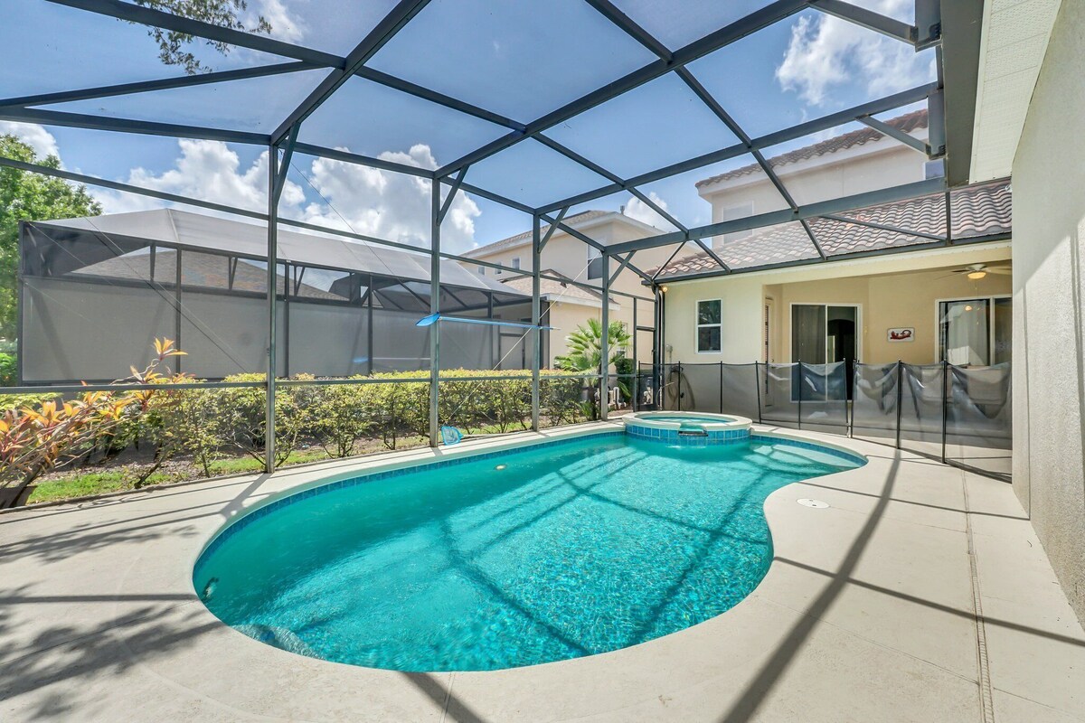 Mediterranean Style Family Villa Close To Disney