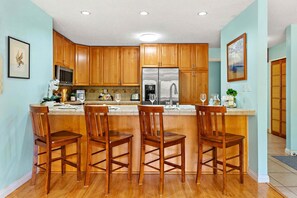Counter seating for 4