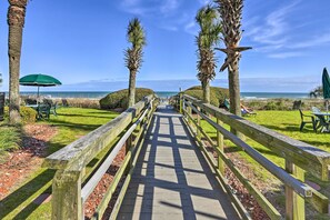 Community Amenities | Beach Access | 11th-Floor Condo