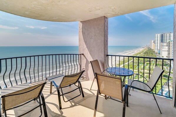 Myrtle Beach Vacation Rental | 3BR | 2BA | 1,340 Sq Ft | Step-Free w/ Elevator