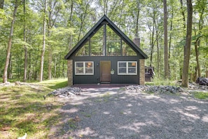 Cabin Exterior | Gas Grill | Swings | Driveway (4 Vehicles)