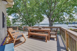 Wraparound Deck | Gas Grill (Propane Provided)