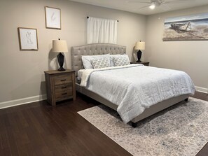 Master bedroom (downstairs, king bed)