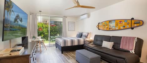 Beautiful ground floor unit with everything you need to relax in paradise!