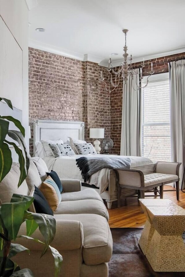 Queen Bedroom