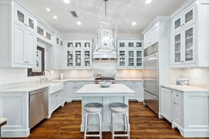 Gourmet kitchen with Wolf and SubZero appliances