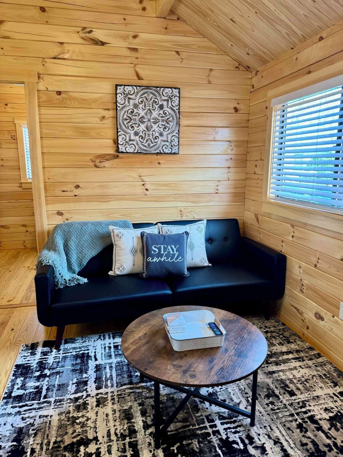 Cabin on Lakes James with Resort Amenities