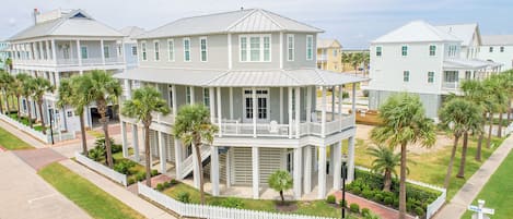 Welcome to the Modern Luxury Beachside Coastal Retreat with 4 Ensuite Bedrooms.