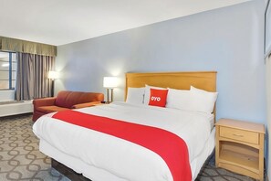 Unit with 1 King size bed. Exact unit will be assigned upon arrival. Views, colors and decor may vary.