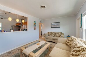 Living Area | Smart TV