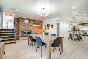 Dining Area | Dishware & Flatware Provided