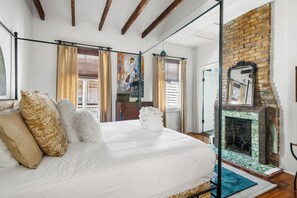 Radiant Retreat | A Cozy Haven with Eclectic Charm