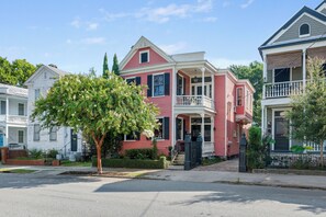 Radiant Retreat | A Cozy Haven with Eclectic Charm