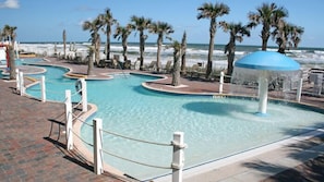 CII-Cove_poolside-8