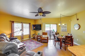 Living Room | Main Floor | Central Air Conditioning | Smart TV