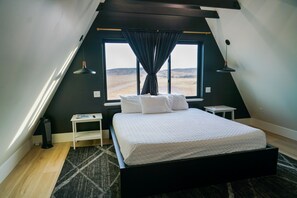 King Suite with Rolling Hills View