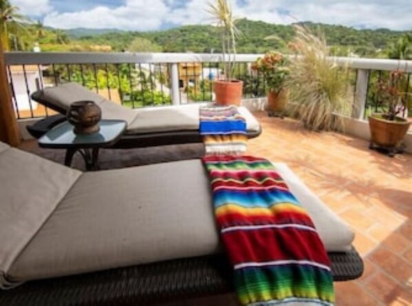 Third floor palapa